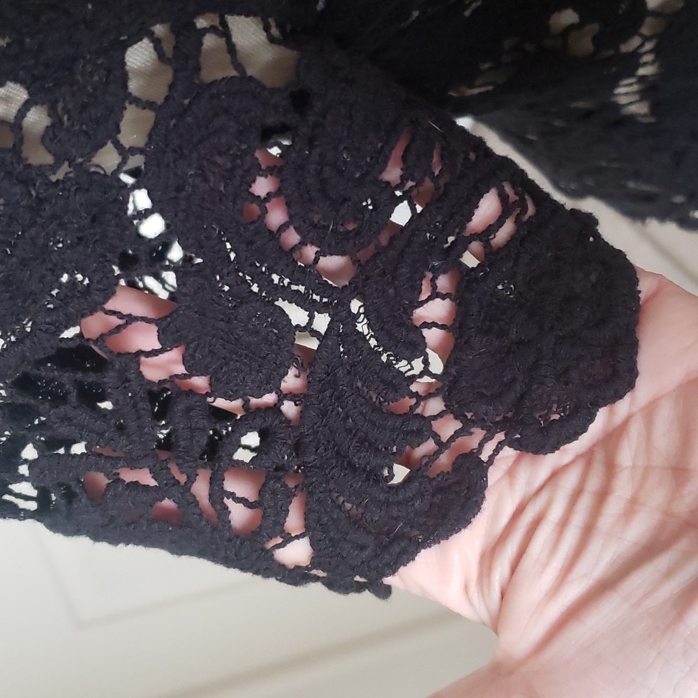 Vintage 90s Black Floral Guipure Lace Blouse Scalloped Hem Grunge Cottagecore S - Picture 7 of 10